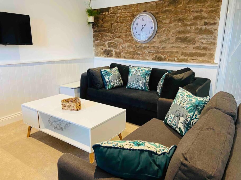 The Mill Stylish Rural Apartment With Beautiful Views Welsh Newton Common Exteriér fotografie