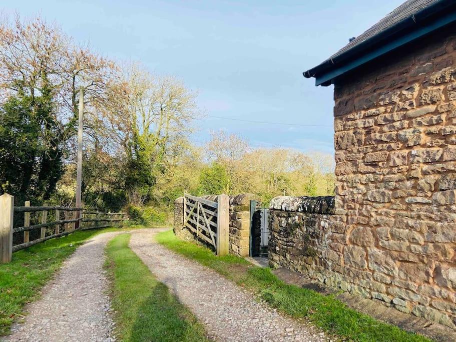 The Mill Stylish Rural Apartment With Beautiful Views Welsh Newton Common Exteriér fotografie
