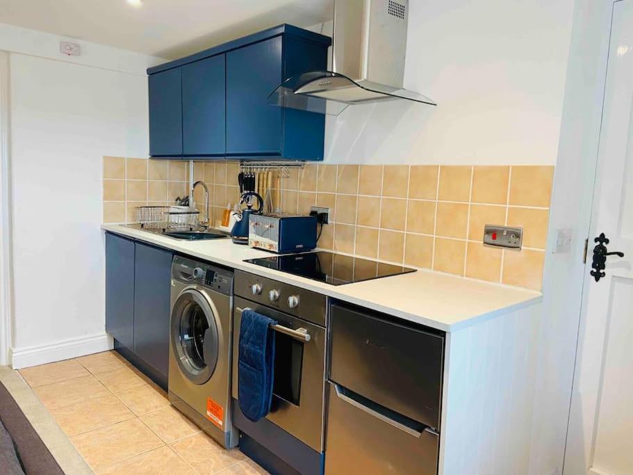 The Mill Stylish Rural Apartment With Beautiful Views Welsh Newton Common Exteriér fotografie