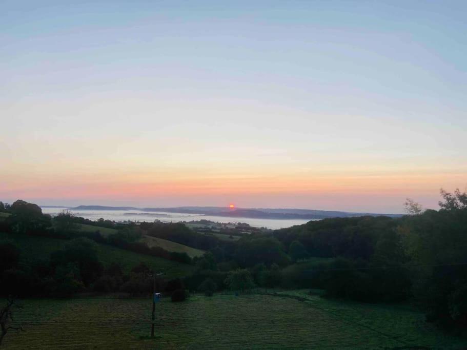 The Mill Stylish Rural Apartment With Beautiful Views Welsh Newton Common Exteriér fotografie