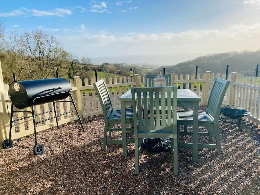 The Mill Stylish Rural Apartment With Beautiful Views Welsh Newton Common Exteriér fotografie