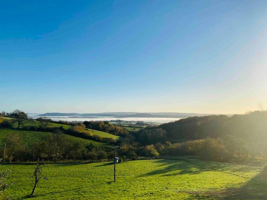 The Mill Stylish Rural Apartment With Beautiful Views Welsh Newton Common Exteriér fotografie